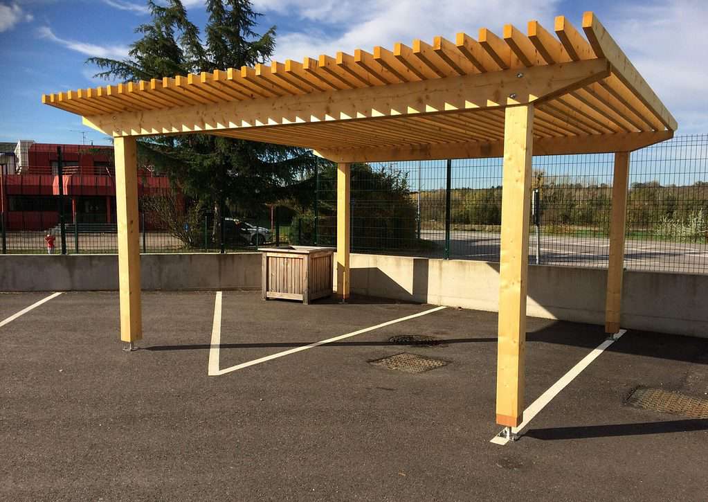 Appentis toit plat en kit avec brises soleil