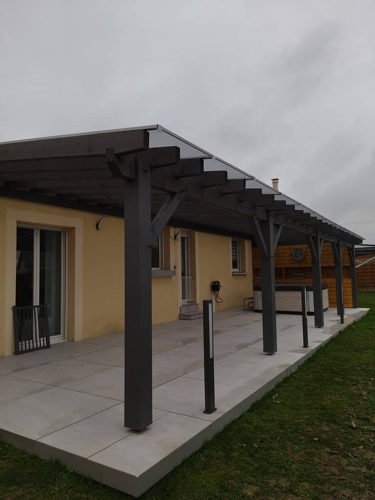 Pergola bois avec muralière et peinture